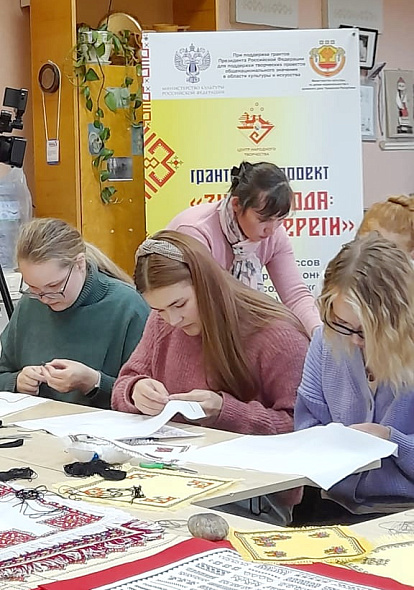 ЦЕНТР НАРОДНОГО ТВОРЧЕСТВА | Продолжается реализация грантового проекта «Знаки рода: платки-обереги»