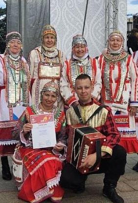 ЦЕНТР НАРОДНОГО ТВОРЧЕСТВА | Народный ансамбль чувашской песни "Парне" стал частью грандиозного праздника