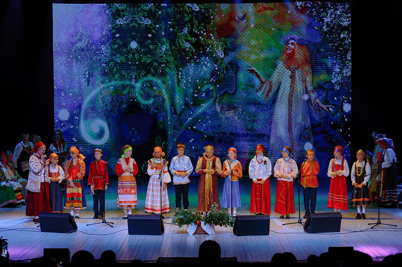 ДК ТРАКТОРОСТРОИТЕЛЕЙ | концерт народного фольклорного ансамбля «Родные просторы»