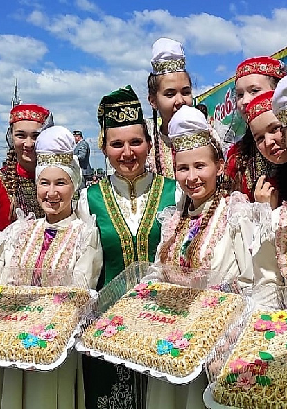 ДОМ ДРУЖБЫ НАРОДОВ   Сабантуй в татарском селе Урмаево  отпраздновали более 1000 жителей республики
