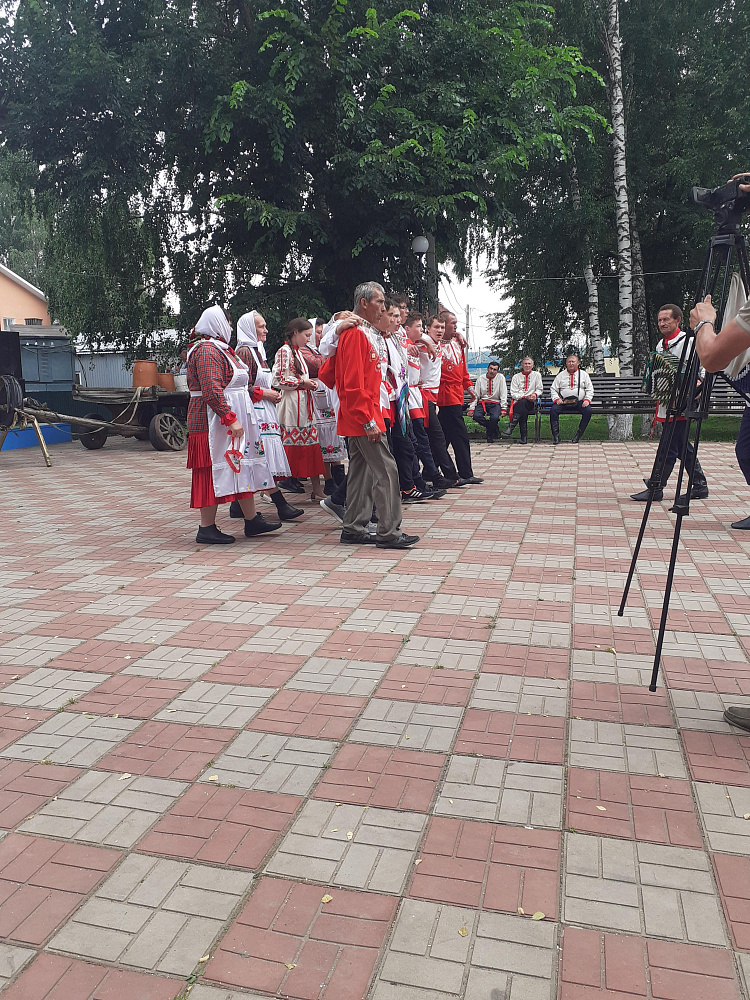 ЦЕНТР НАРОДНОГО ТВОРЧЕСТВА | В Комсомольском районе состоялся фестиваль обрядов и традиций «Несĕлсен сăвапĕ» (Связь поколений)