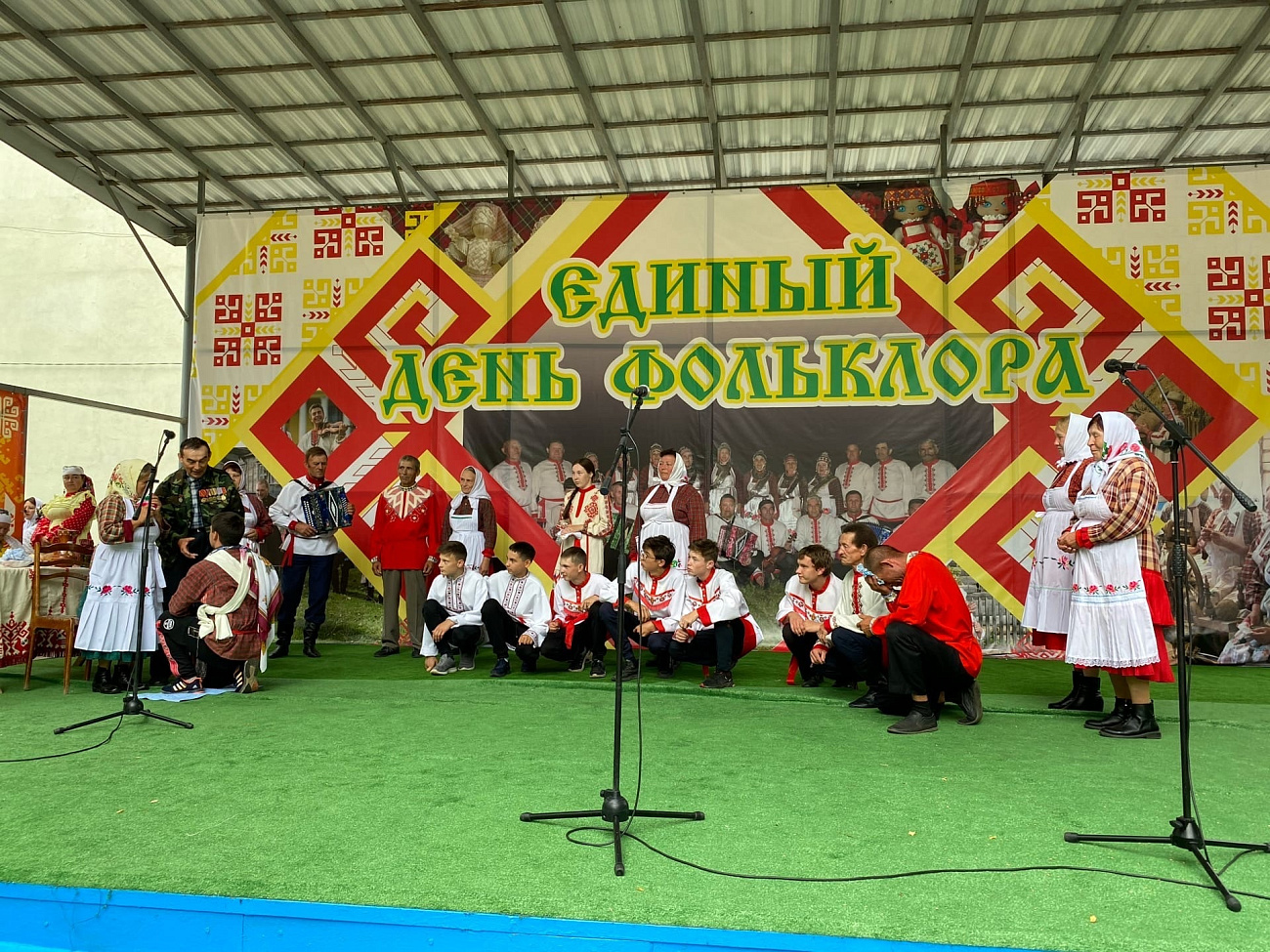 ЦЕНТР НАРОДНОГО ТВОРЧЕСТВА | В Комсомольском районе состоялся фестиваль обрядов и традиций «Несĕлсен сăвапĕ» (Связь поколений)