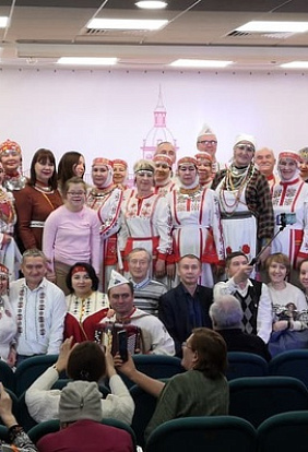 Ансамбль народной песни "Атай" на празднике " Кēp cāри" в г. Москва. 